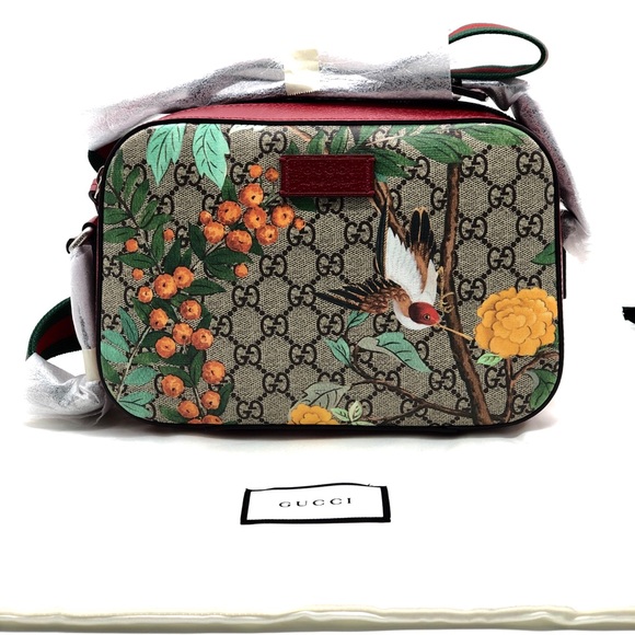 βSOLDβGucci Tian Supreme Medium Camera Crossbody - Picture 7 of 8